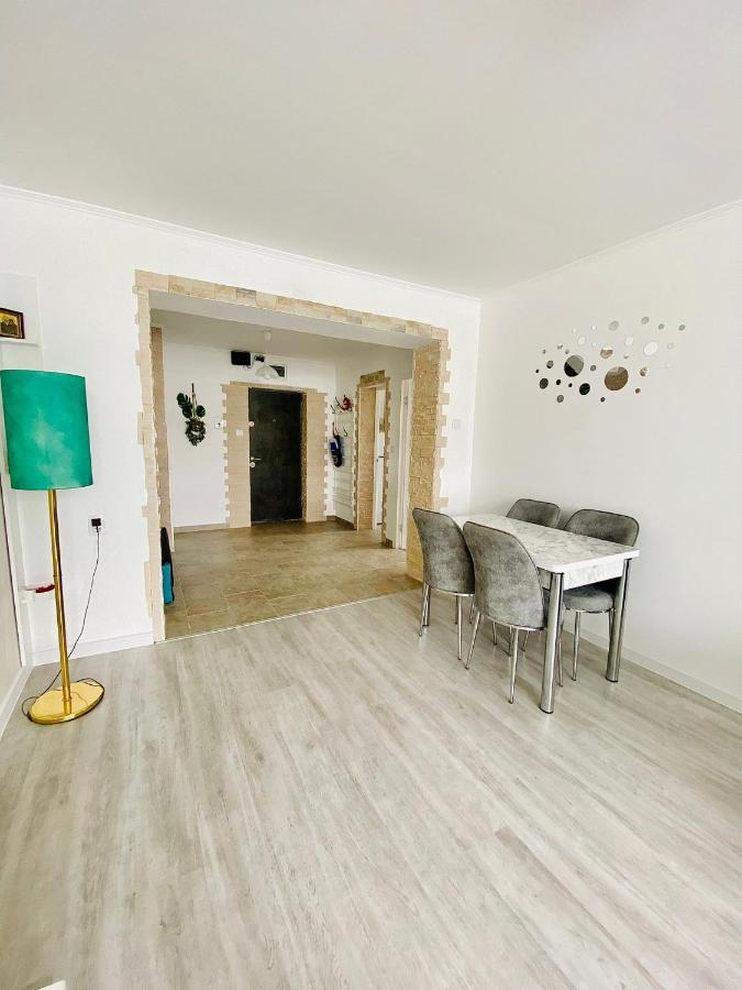 Apartament Tiron In Centru Orasului Гура-Гуморулуй Экстерьер фото